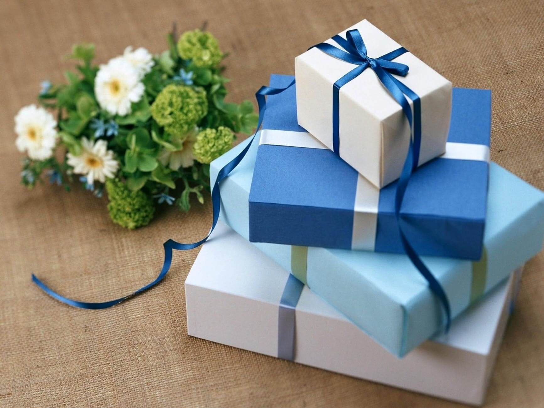 20+ Gift Wrapping Ideas: Easy