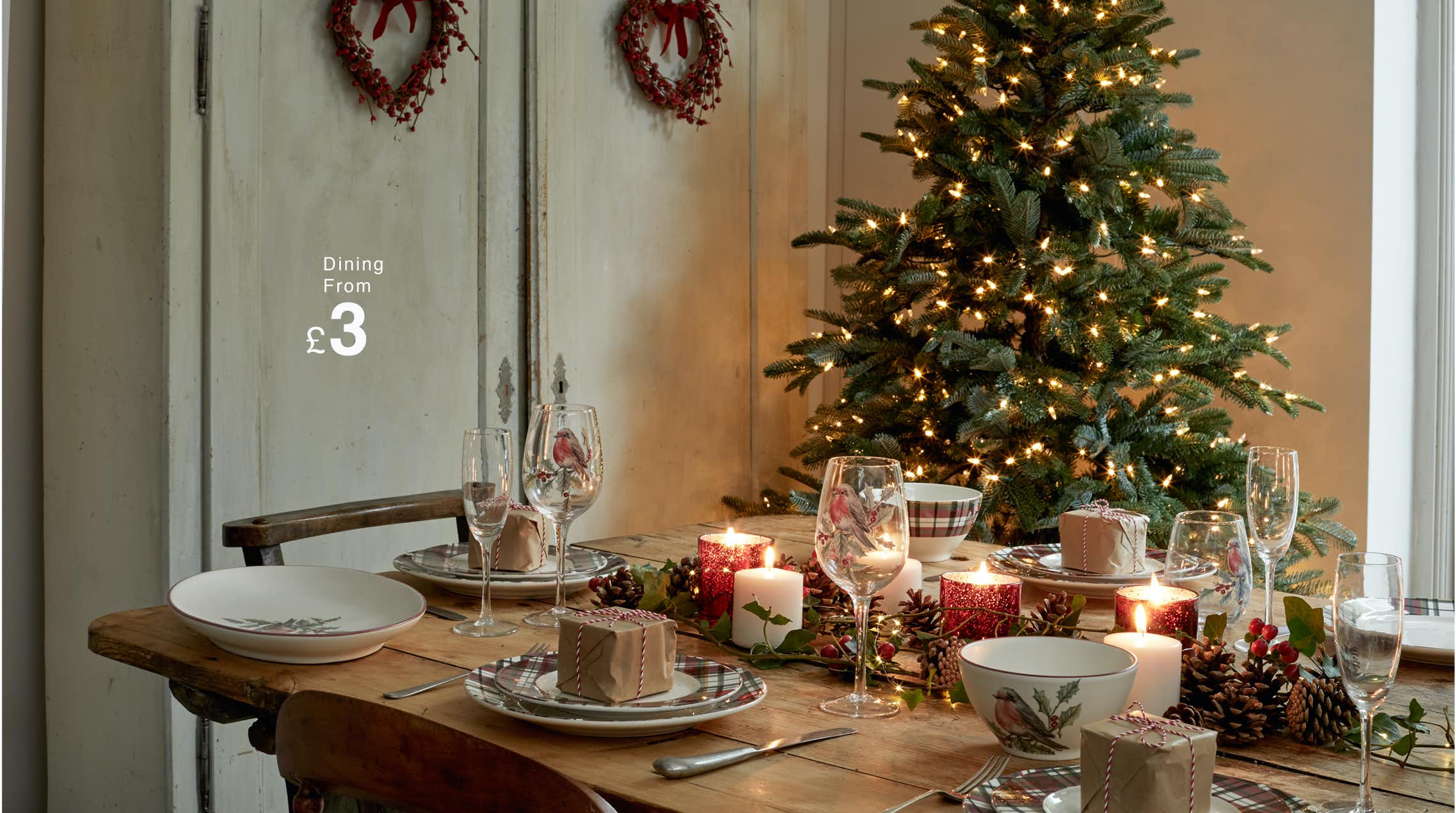 22 Pretty Christmas Table Decorations And Settings