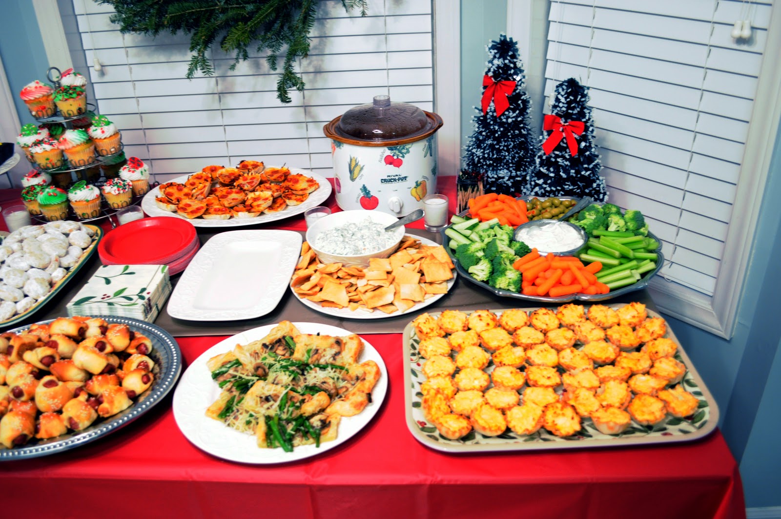 25 Best Foods For Your Office Christmas Party
