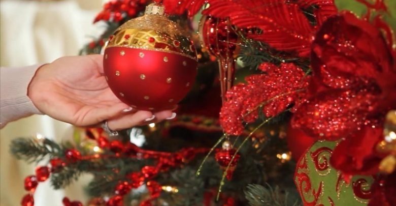 30 Most Beautiful And Festive Christmas Tree Decorating Ideas