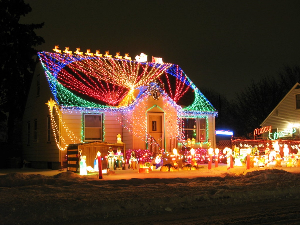 40 Outdoor Christmas Lights Ideas | Hgtv