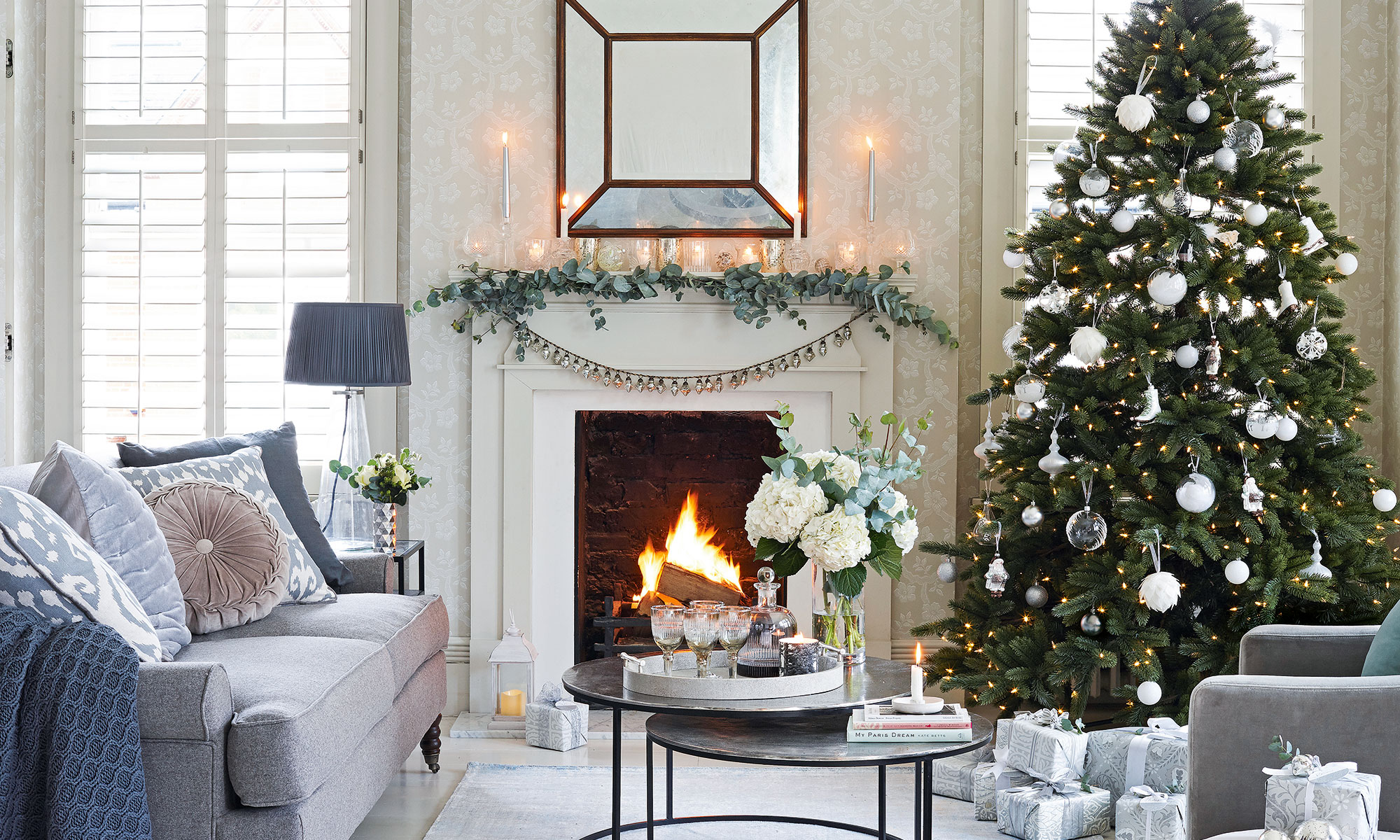 88 Beautiful Christmas Tree Decorating Ideas | How To