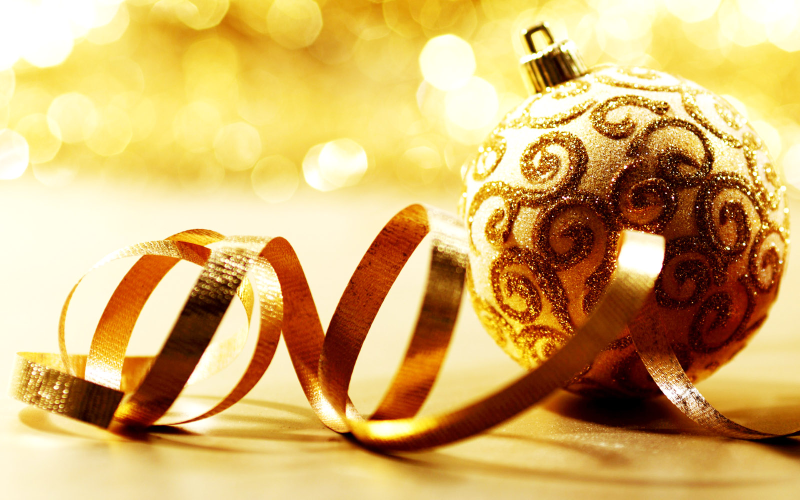 Azude Gold Merry Christmas Tree Wreath Decorations