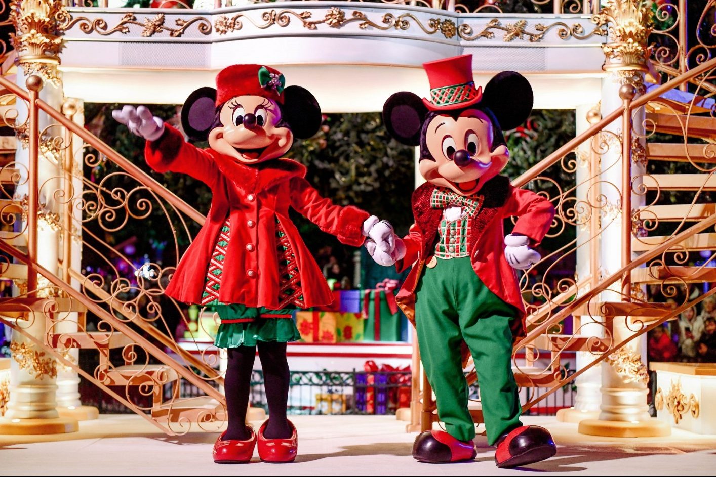 Festive Holidays & Christmas Celebration | Disneyland