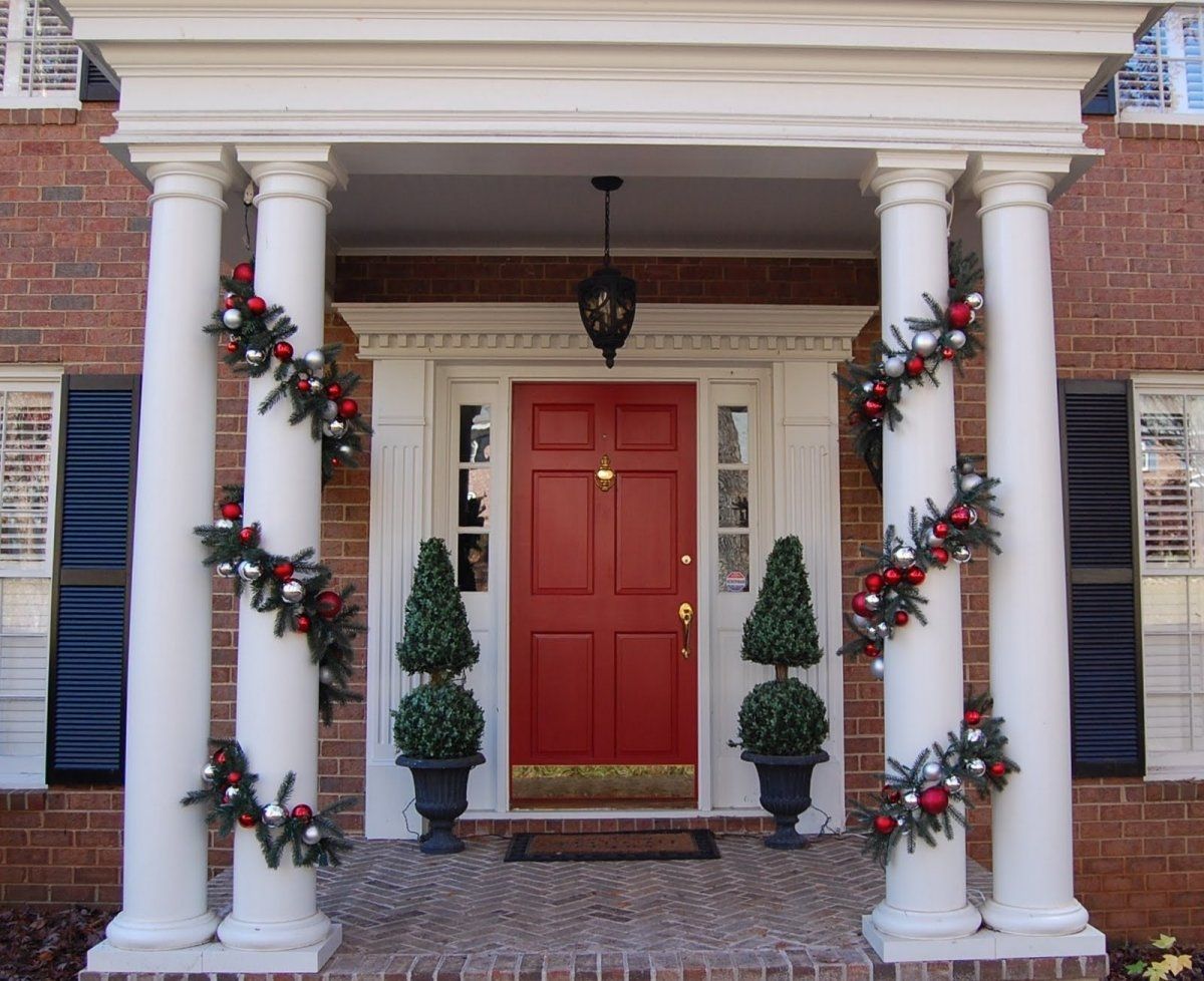 How To Decorate Columns On A Front Porch For Christmas ...