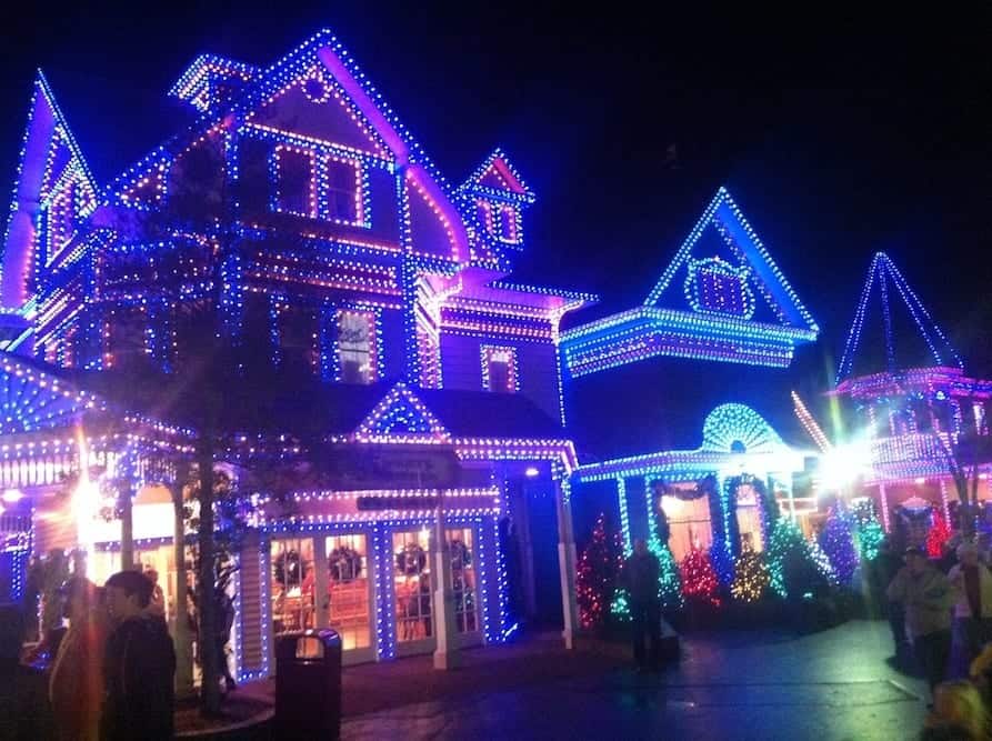 The Complete Guide To Dollywood Christmas Lights